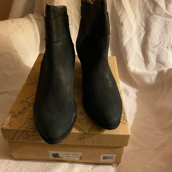 New!!! Sz 10 ~Free People Black Leather Booties - Picture 4 of 8